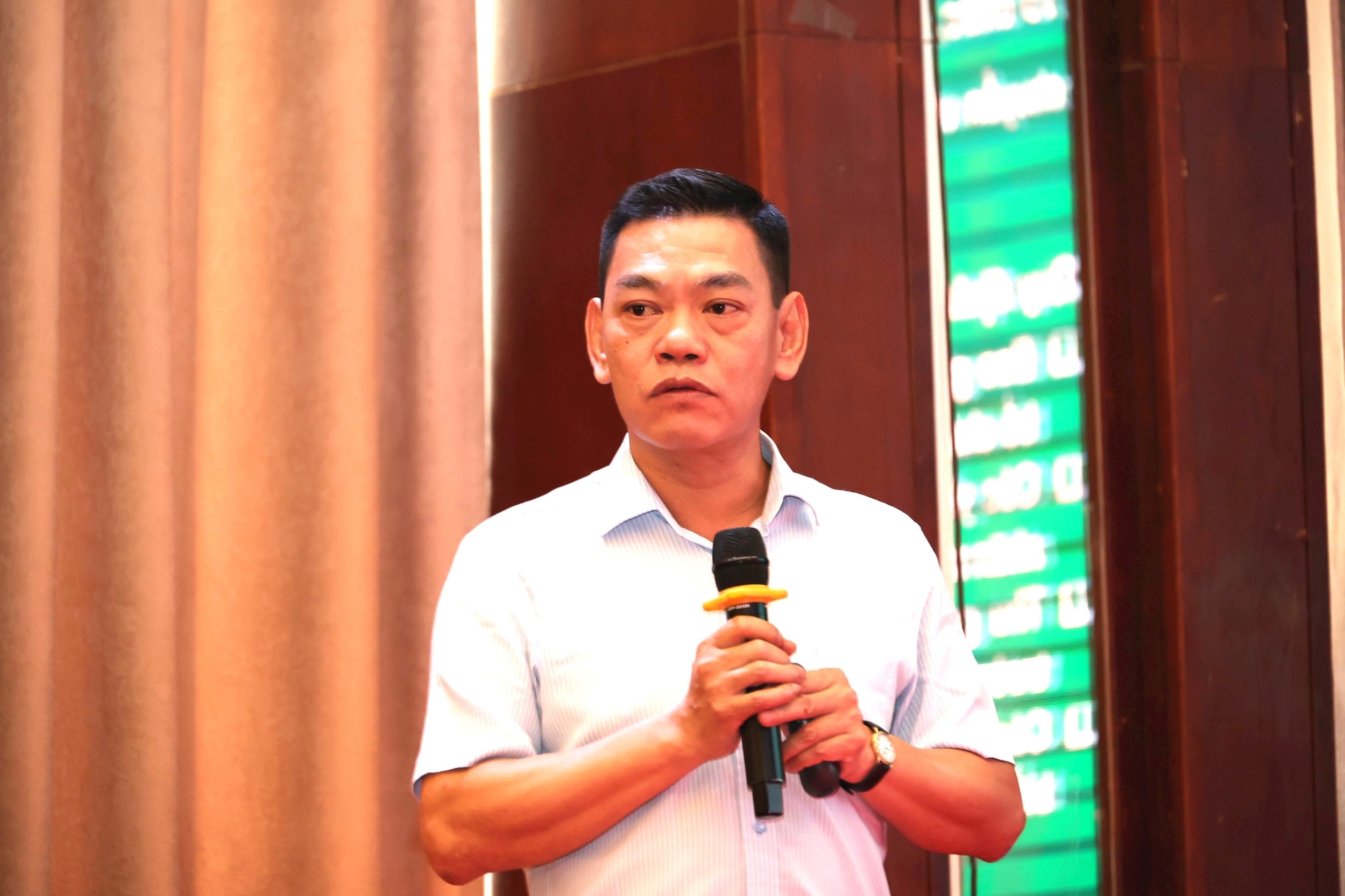 ong-luong-ngoc-quang-dai-dien-cuc-trong-trot-va-bao-ve-thuc-vat-bo-nn-mt-phat-bieu-tai-dien-dan.jpg