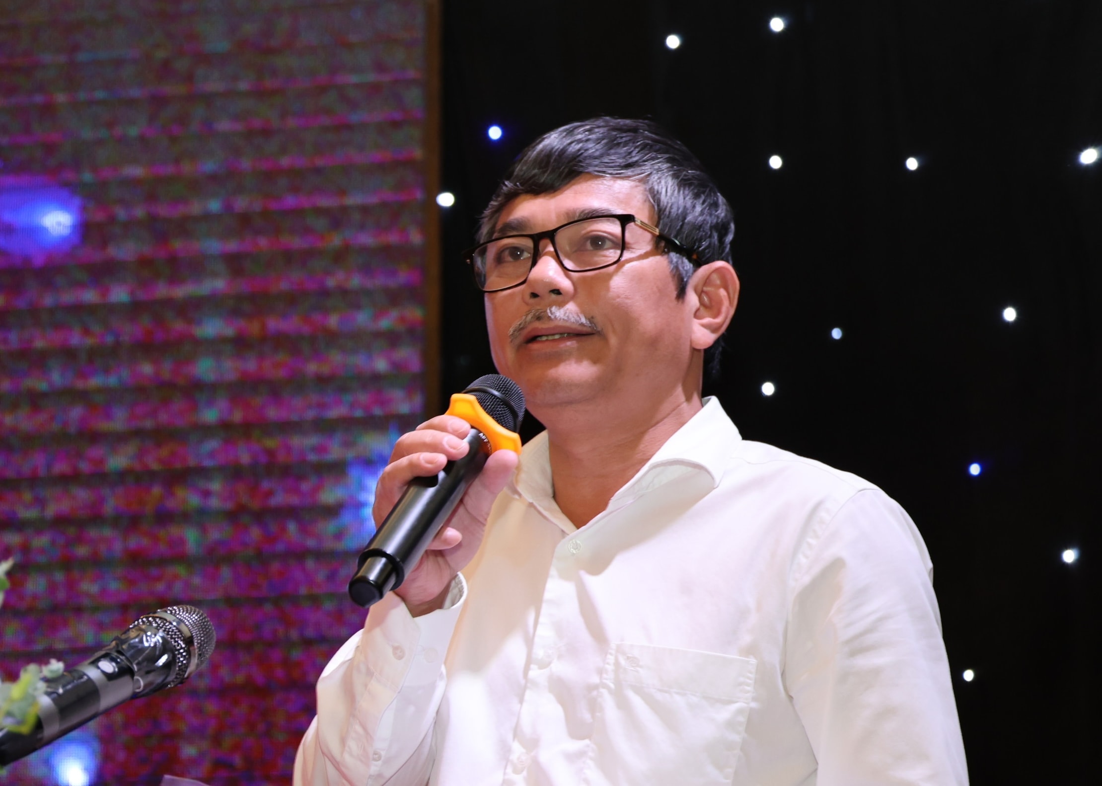 ong-tran-cao-pho-tong-bien-tap-bao-nong-nghiep-va-moi-truong-phat-bieu-tai-dien-dan.jpg