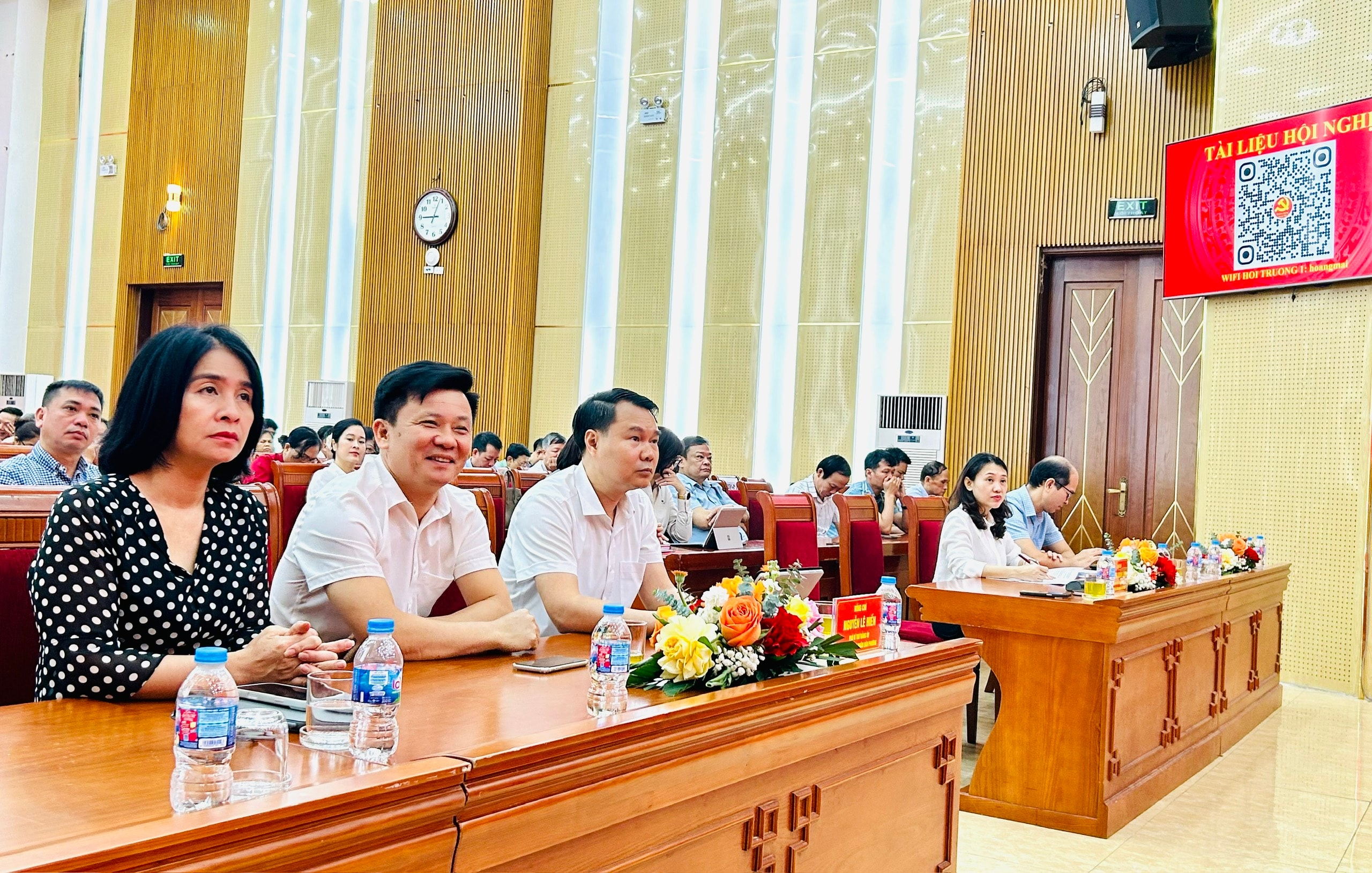 2-cac-dai-bieu.jpg