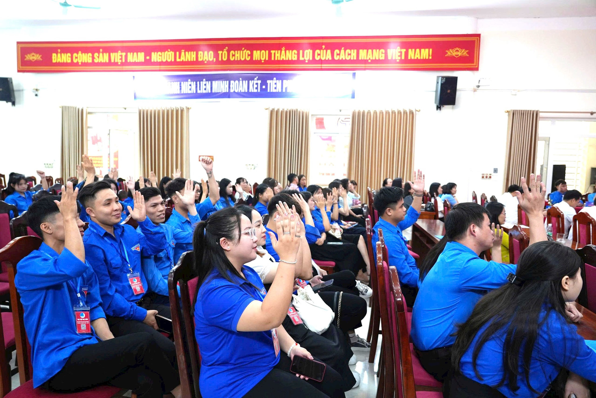 dai-bieu.jpg