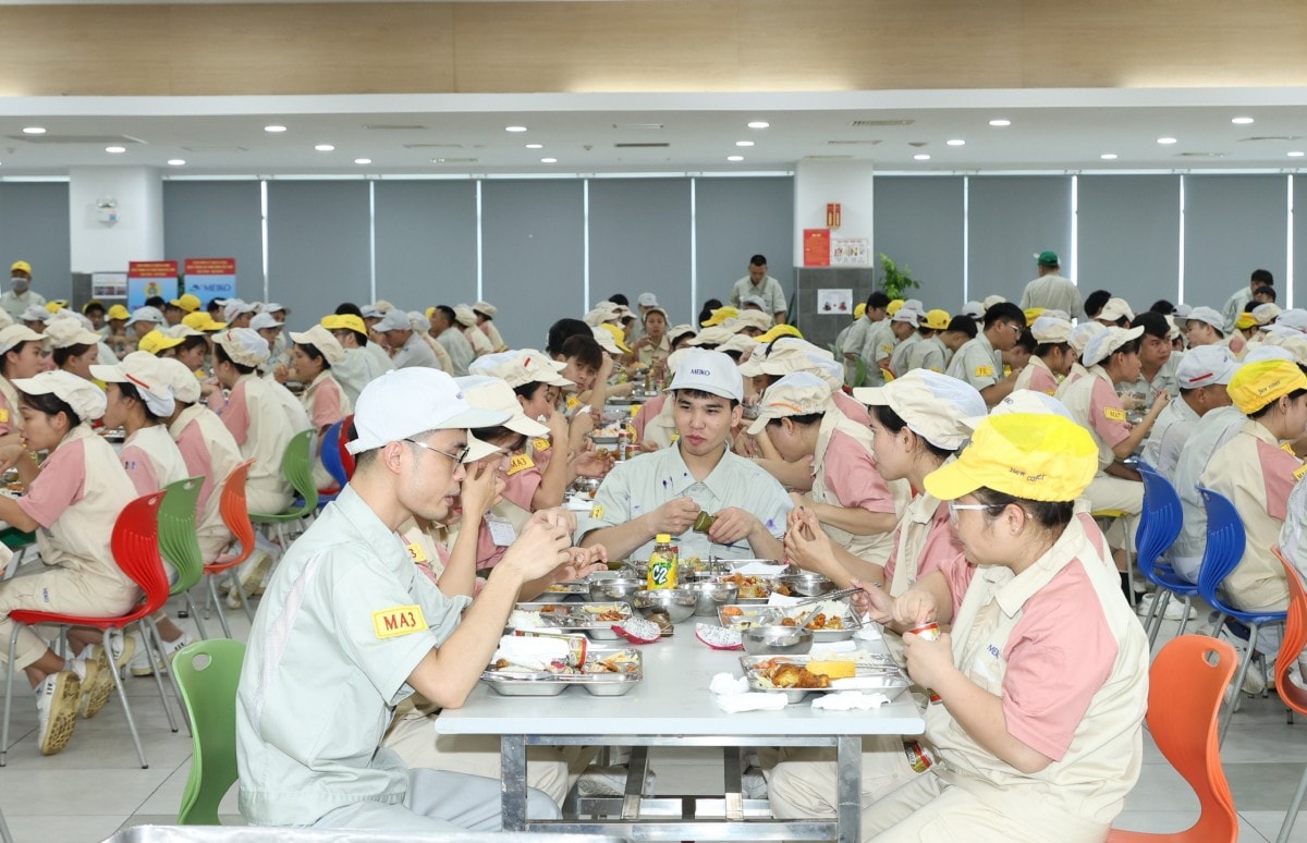 bua-com-cong-doan-do-cong-ty-tnhh-dien-tu-meiko-viet-nam.jpg