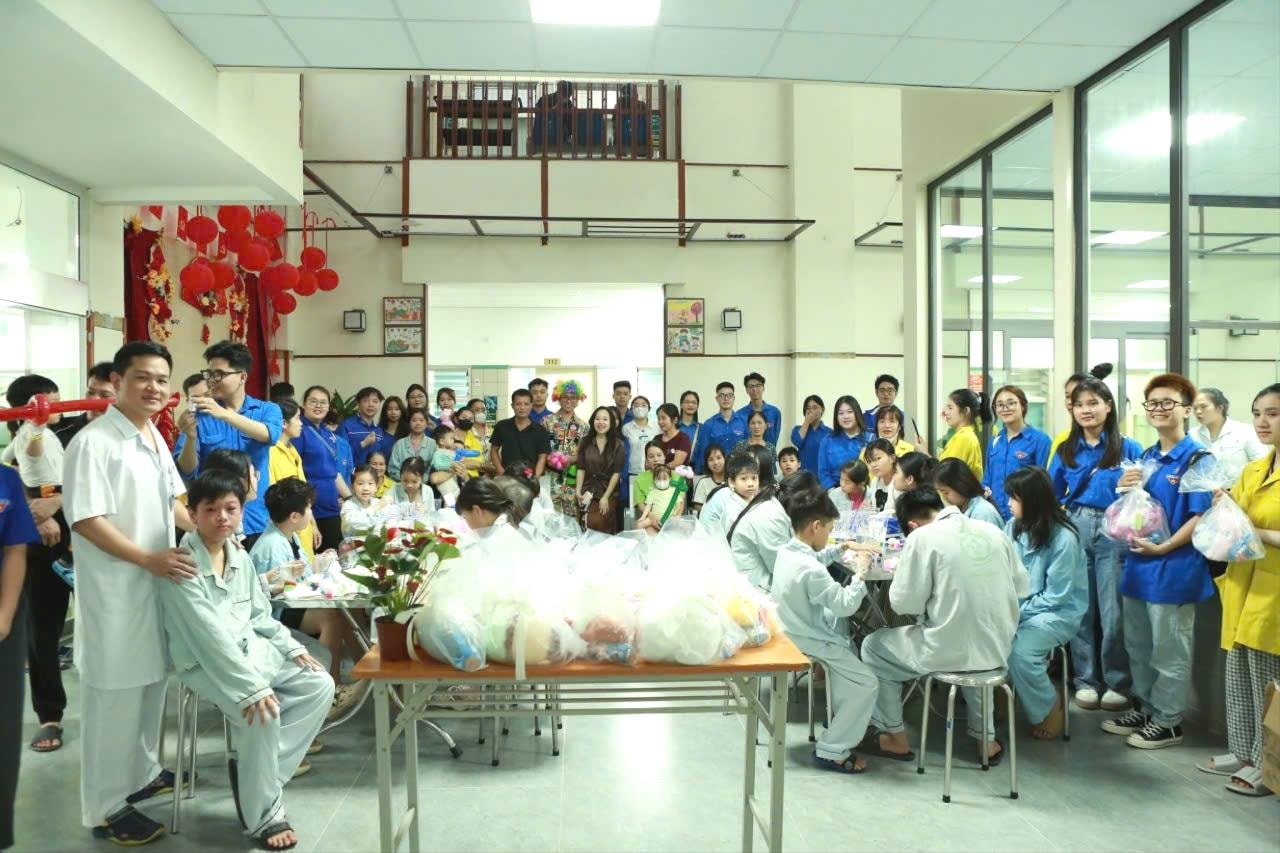 tinh-nguyen-1.jpg