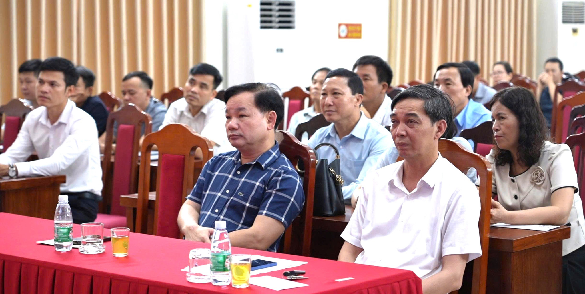 lanh-dao.jpg