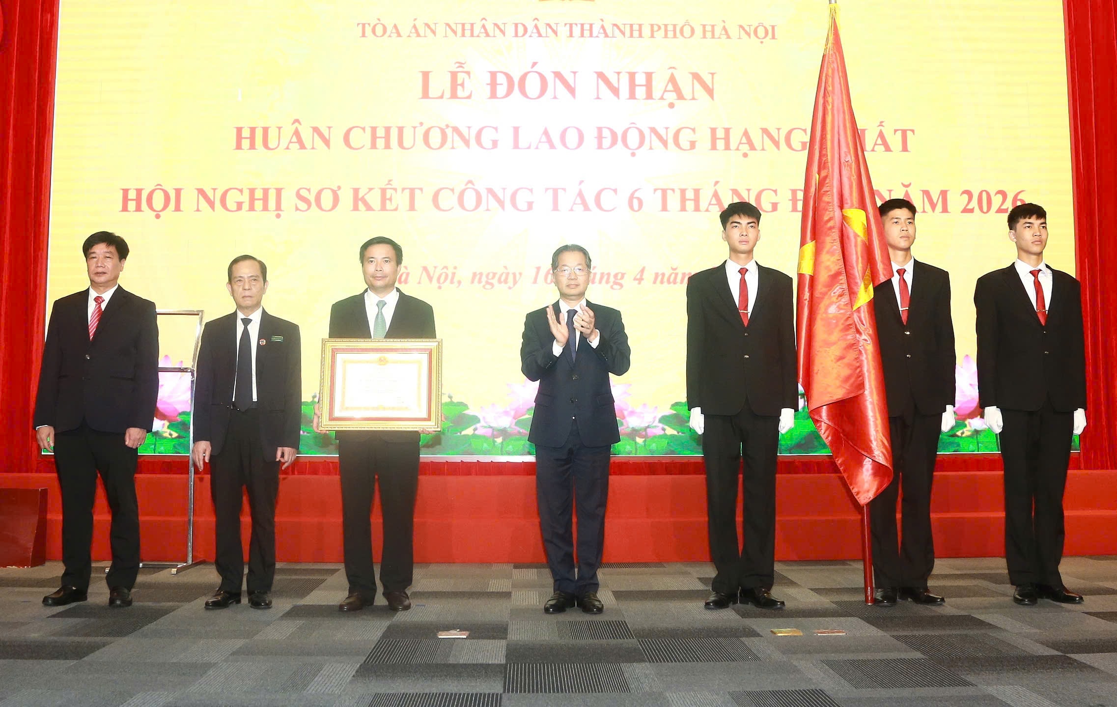 ta-huan-chuong-.jpg