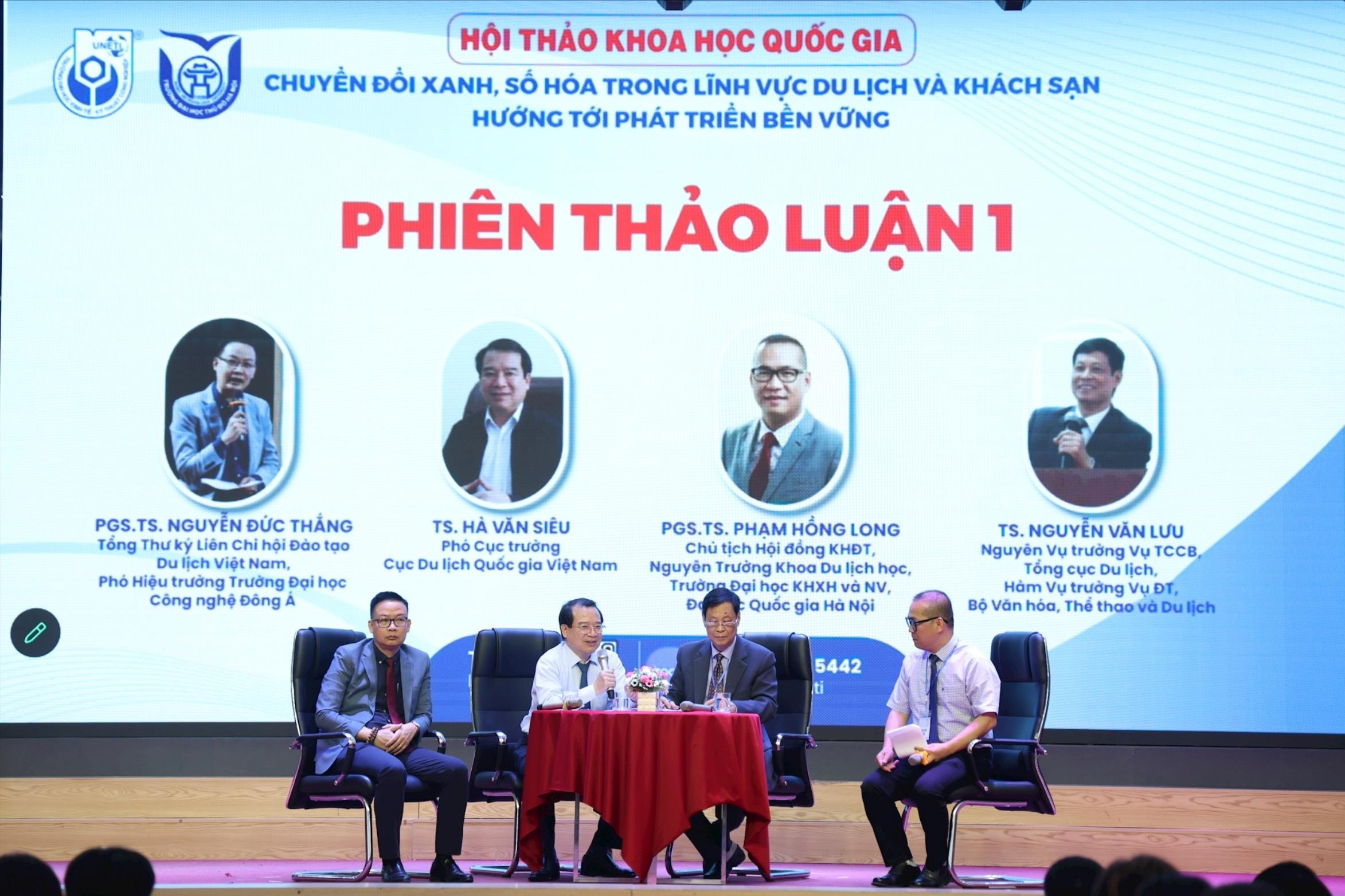 1704-hoi-thao-du-lich-2.jpg