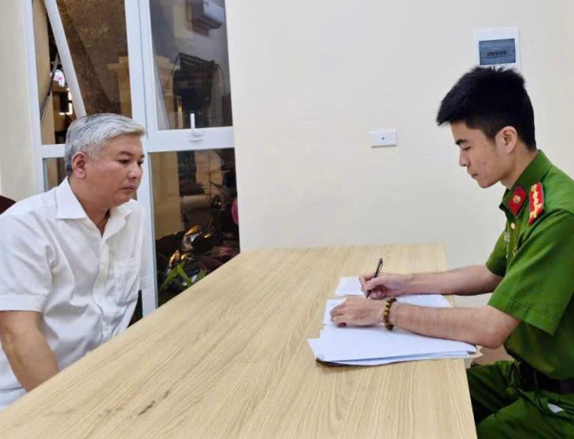 Đối tượng Nguyễn Ngọc Ngân tại cơ quan công an. Ảnh: CAHN