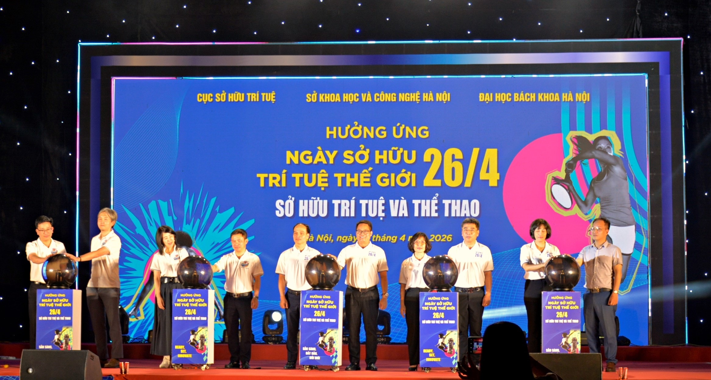 Các đại biểu thực hiện nghi thức