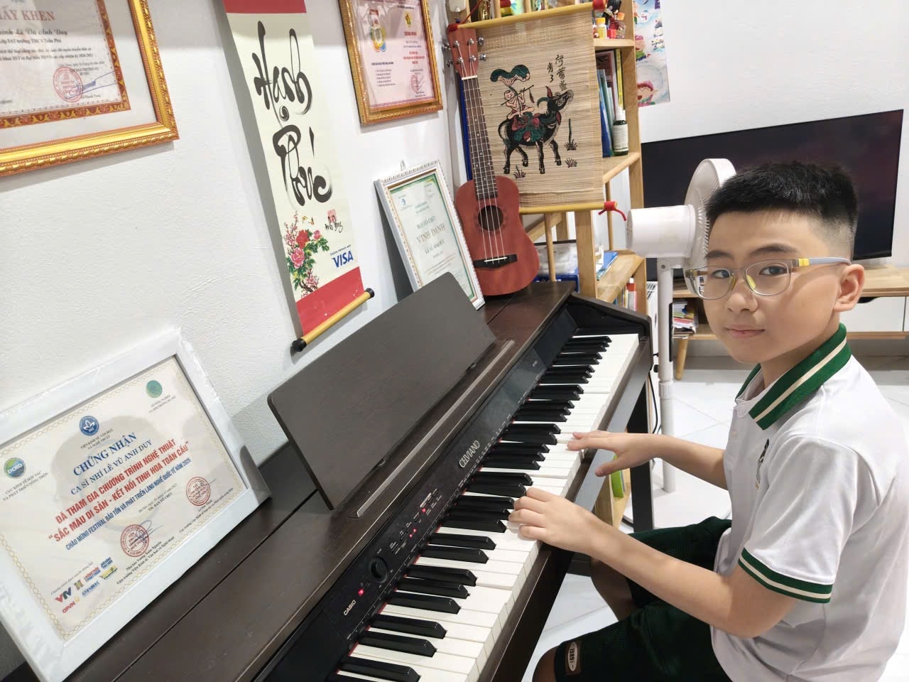 Em Lê Vũ Anh Duy, lớp 5A5 là học sinh ưu tú của Trường Tiểu học Trần Phú, phường Lĩnh Nam. Ảnh: P