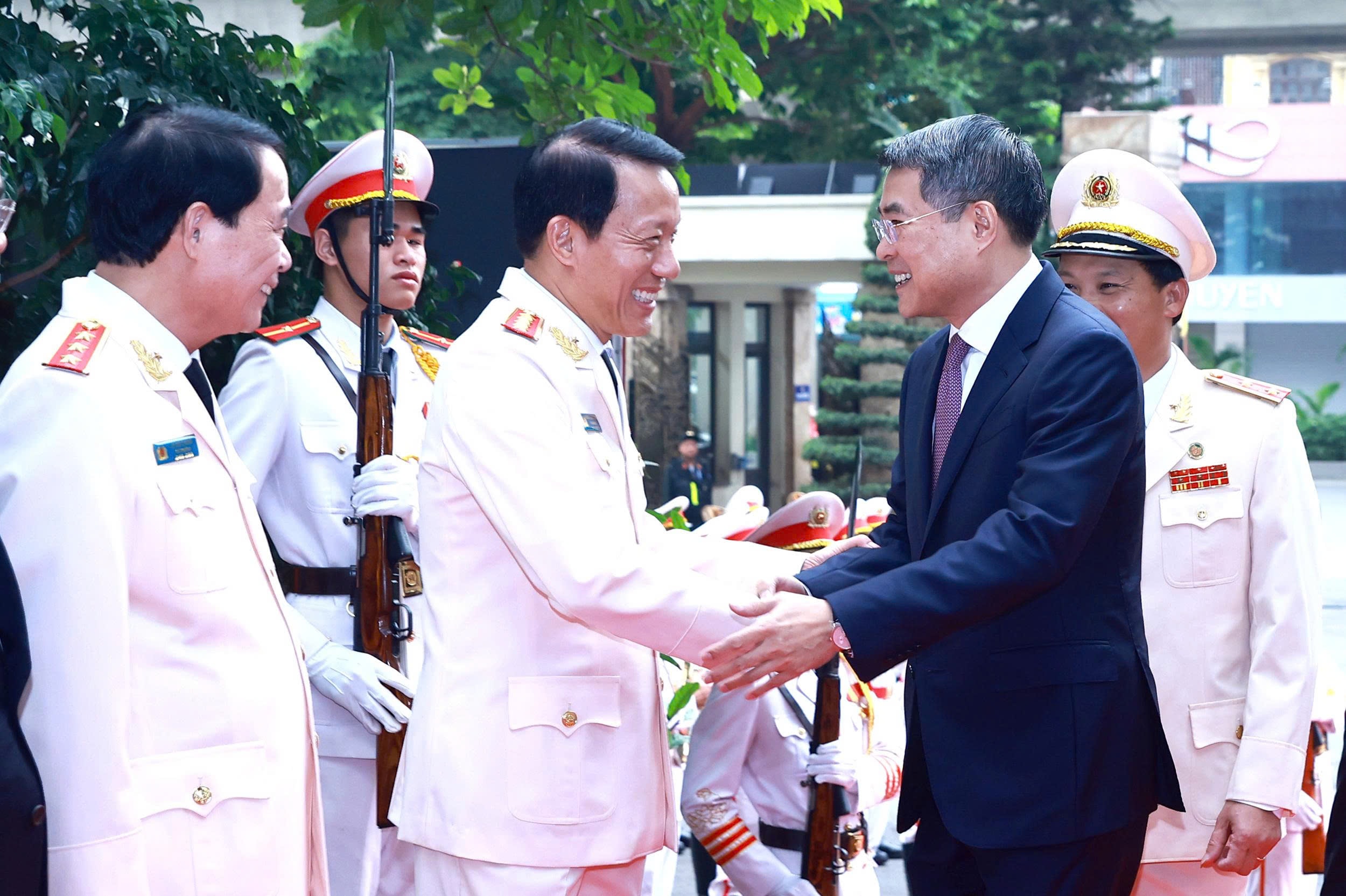 thutuong1.jpg