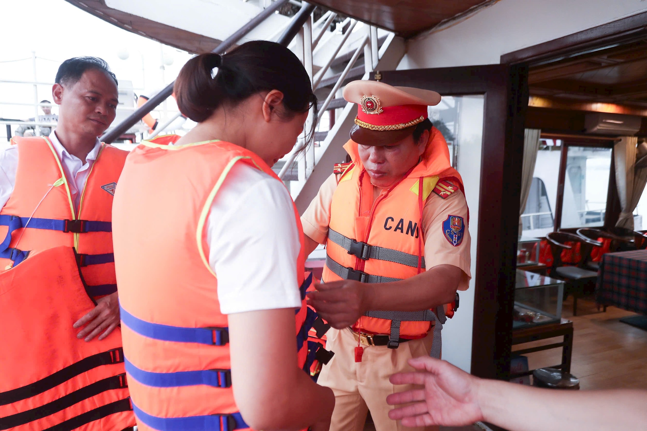 An toàn giao thông đường thuỷ là trọng tâm trong phát triển du lịch đường sông Thủ đô - 1