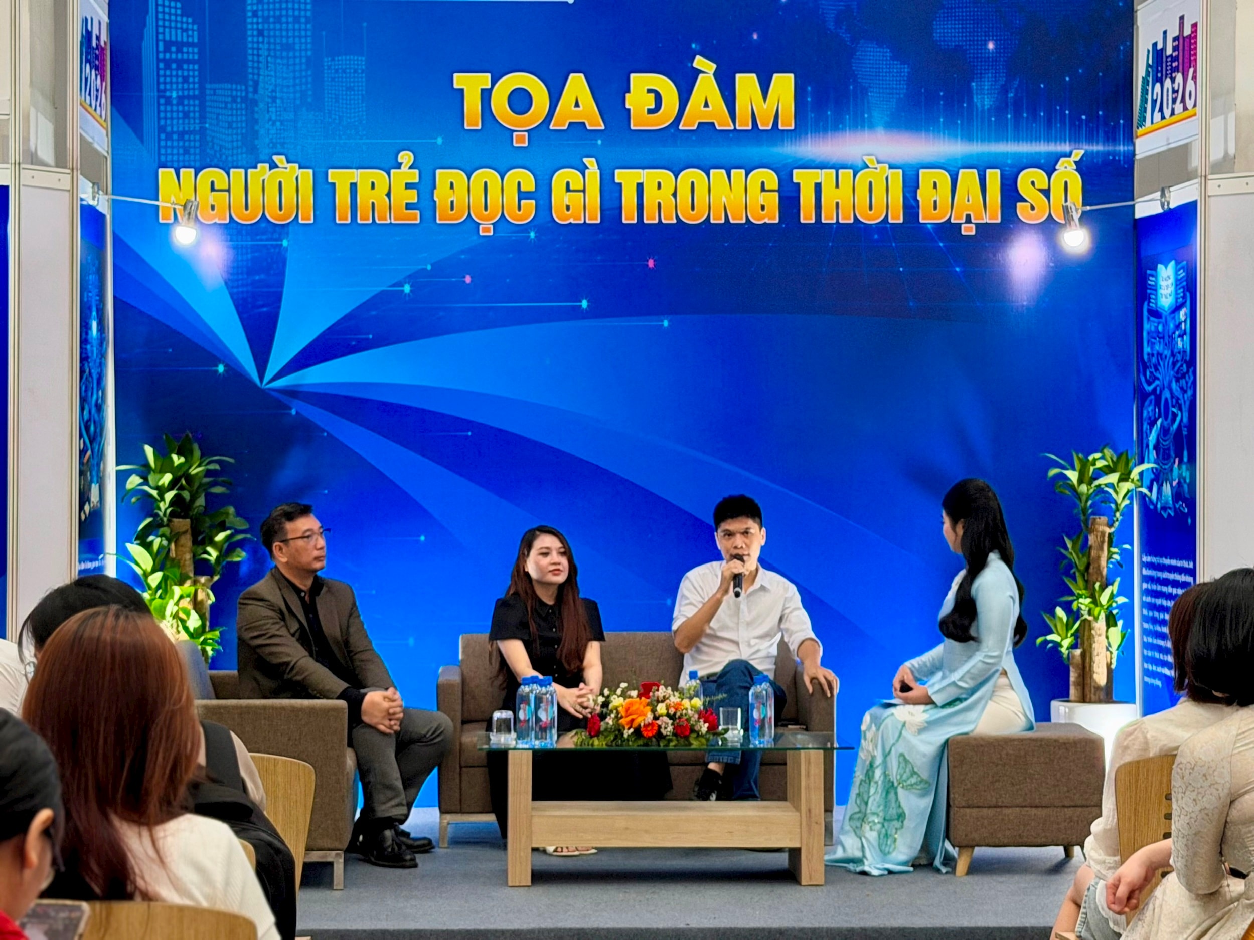 toa-dam-sach.jpg