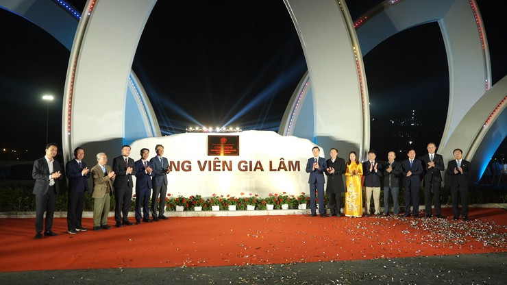 khanh-thanh-cong-vien-gia-lam.jpg