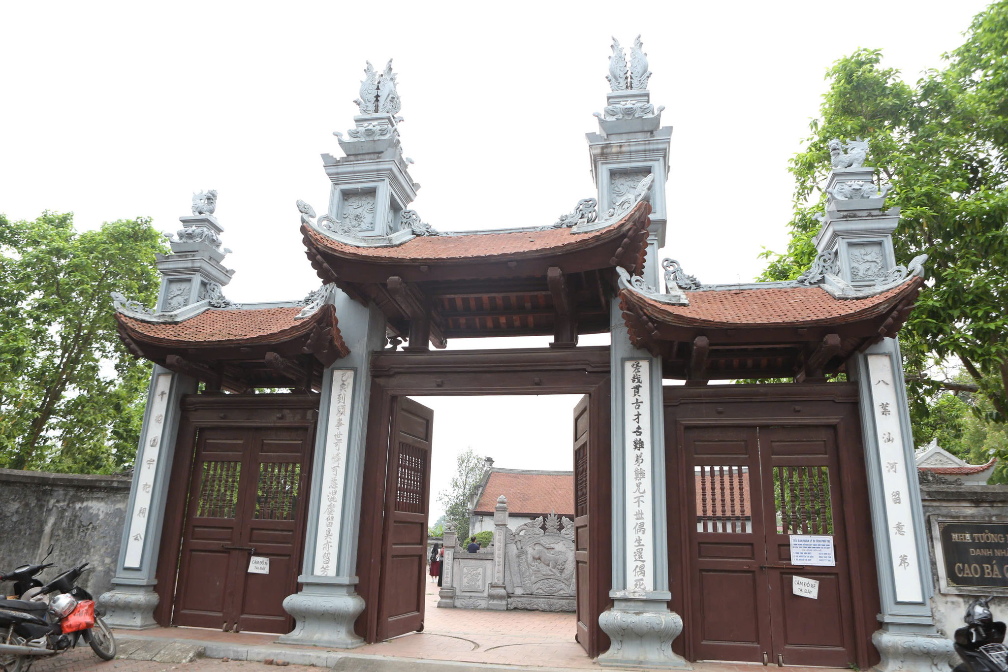 nha-tuong-niem.jpg
