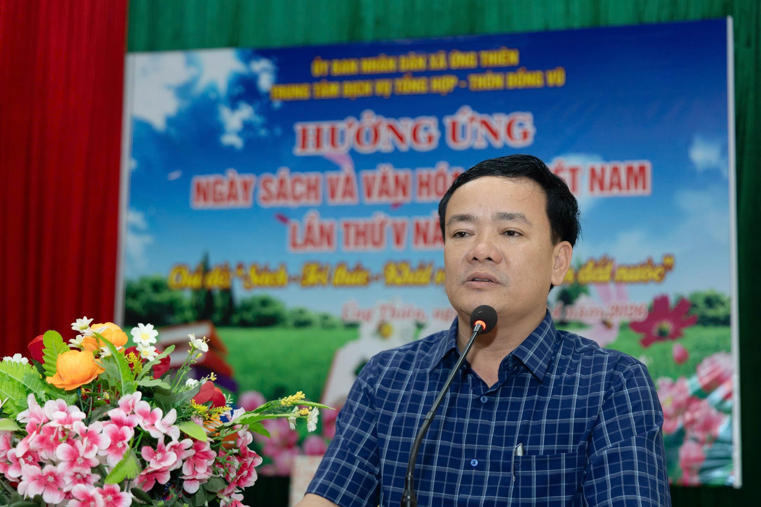Giám đốc Trung tâm Dịch vụ tổng hợp xã Ứng Thiên Trương Thế Hữu phát biểu. Ảnh: Cao Hồng
