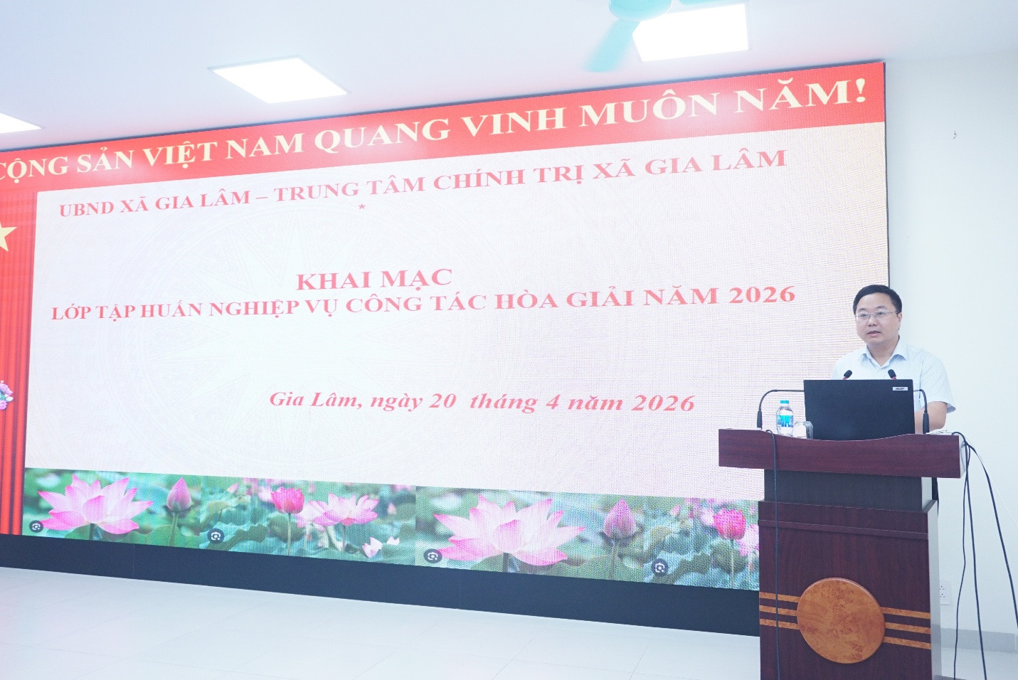 ong-dung-khai-mac.jpeg