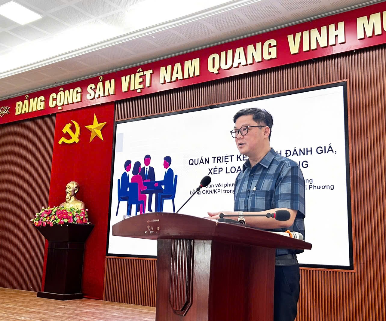a-phong.jpg