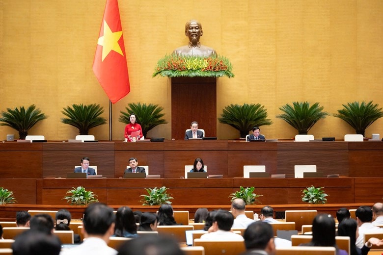 Phó Chủ tịch Quốc hội Nguyễn Thị Thanh điều hành phiên họp sáng 22-4. Ảnh: Quochoi.vn