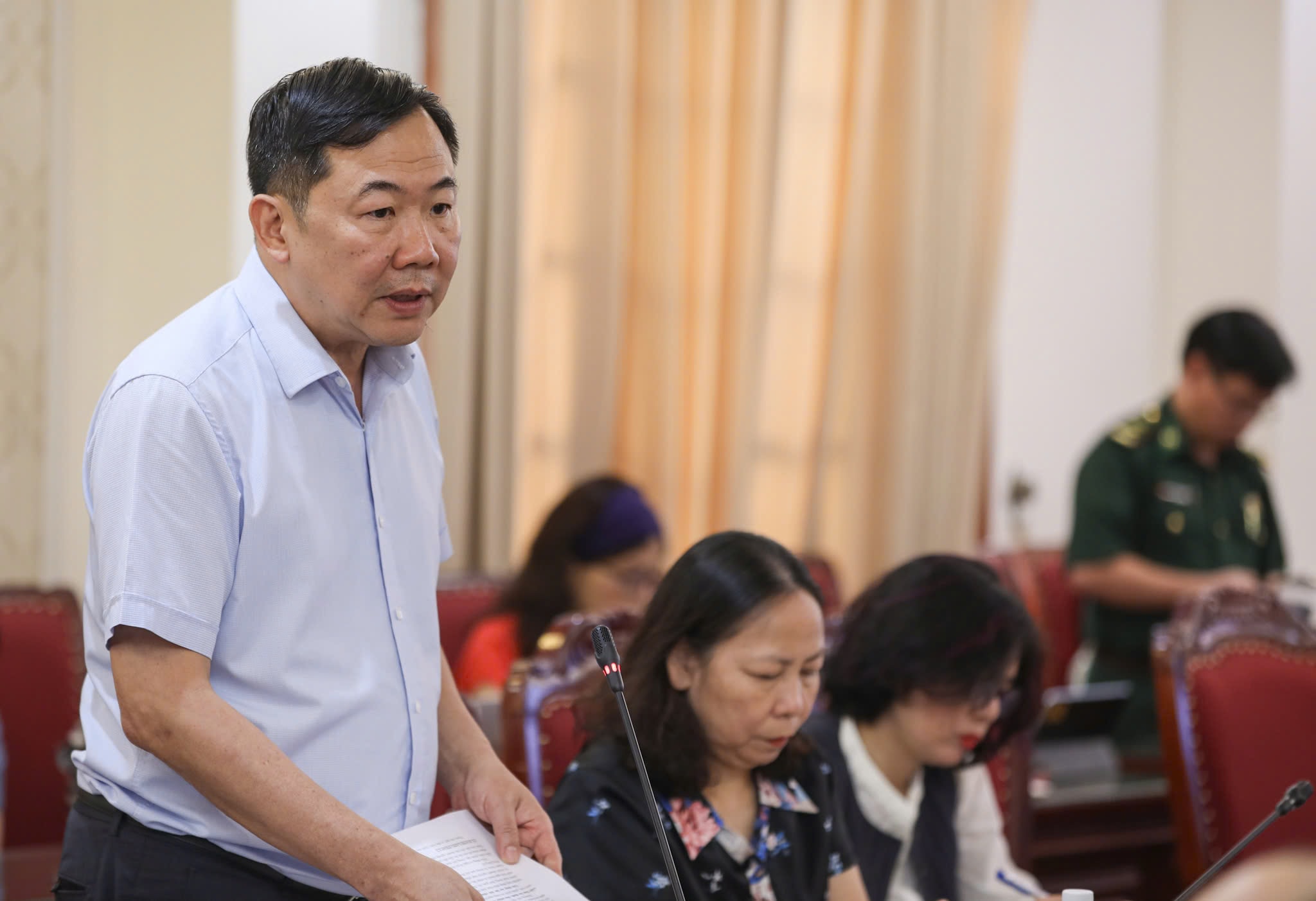 gen-h-hiep-hoi-thuoc-la.jpg