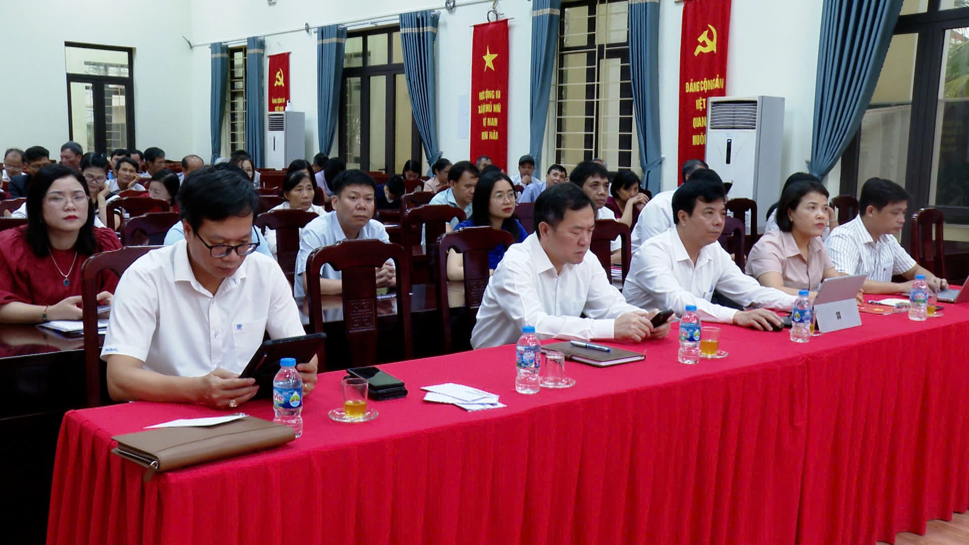 3-ung-hoa.jpg