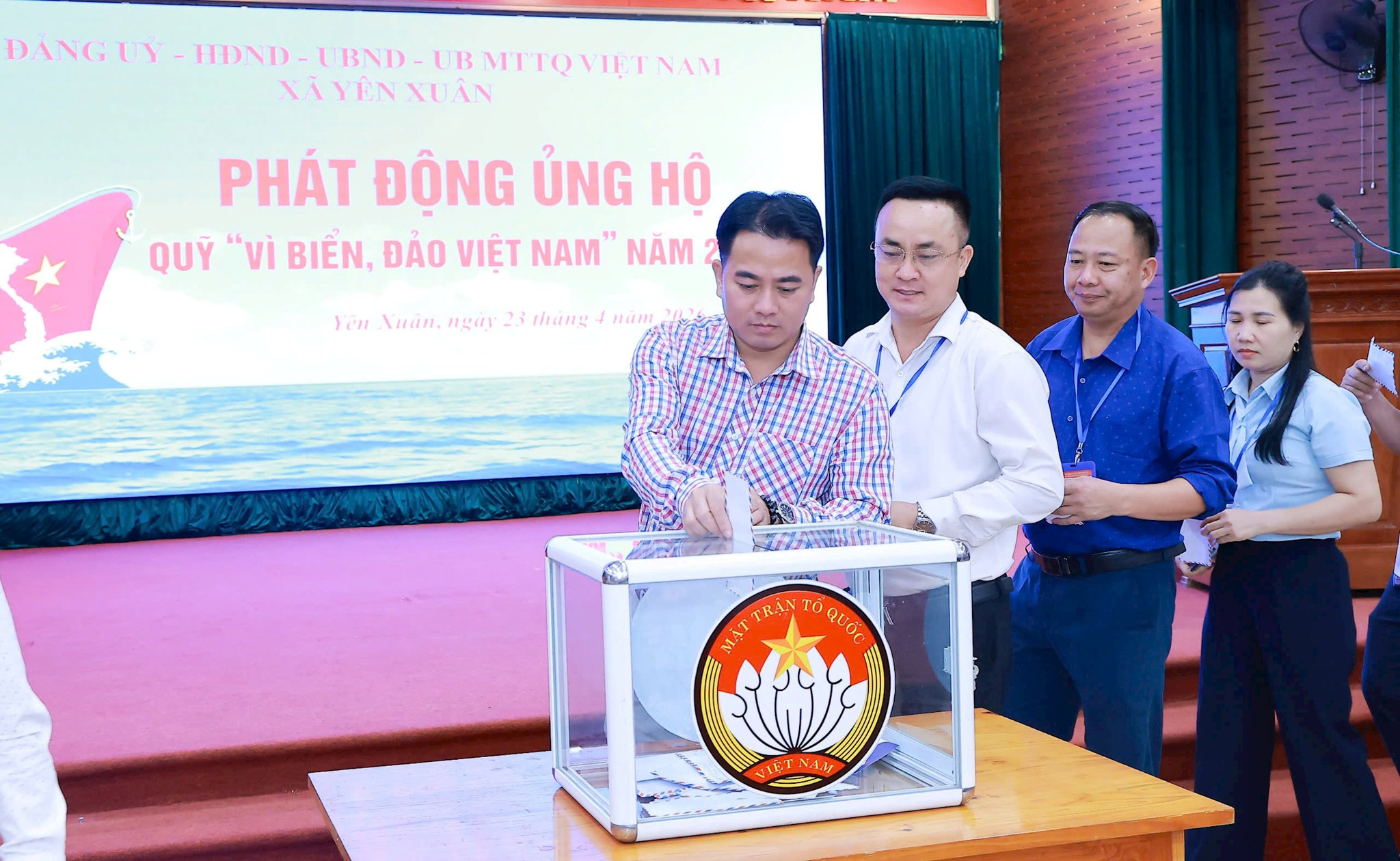 Hoạt động nhằm phát huy tinh thần 