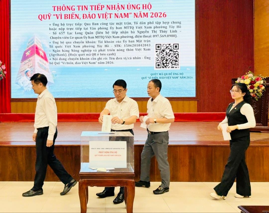 tay-ho-phat-dong.jpg