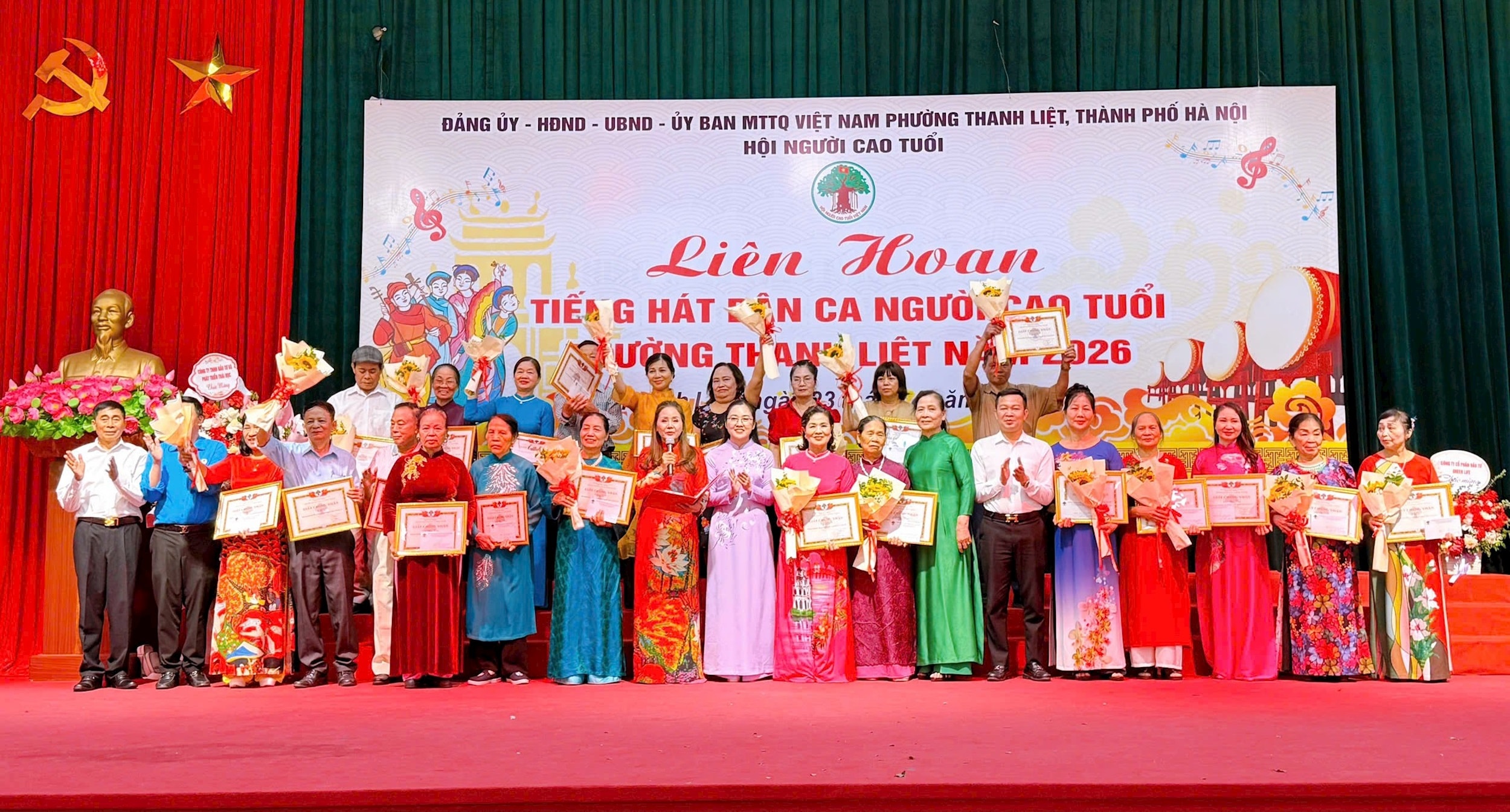 anh-10-trao-giai.jpg