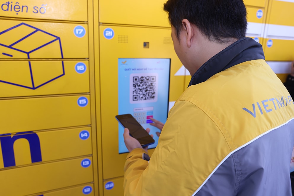 Vietnam Post cũng đã triển khai rạm giao nhận thông minh