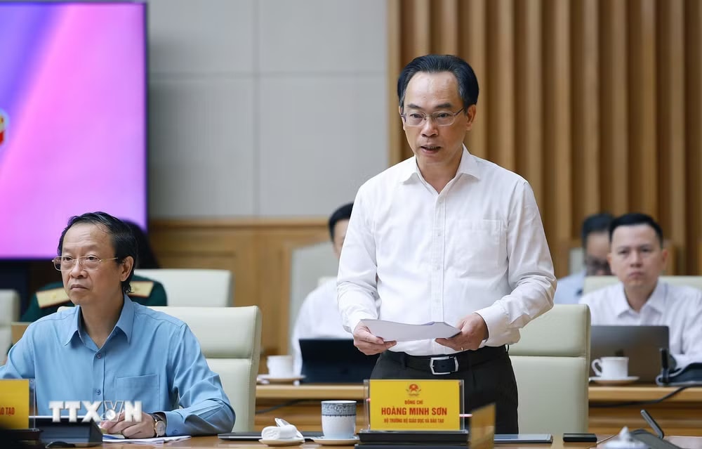 ttxvn-thu-tuong-le-minh-hung-lam-viec-voi-lanh-dao-bo-giao-duc-va-dao-tao-4.jpg