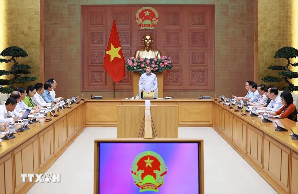 ttxvn-thu-tuong-le-minh-hung-lam-viec-voi-lanh-dao-bo-giao-duc-va-dao-tao-2.jpg