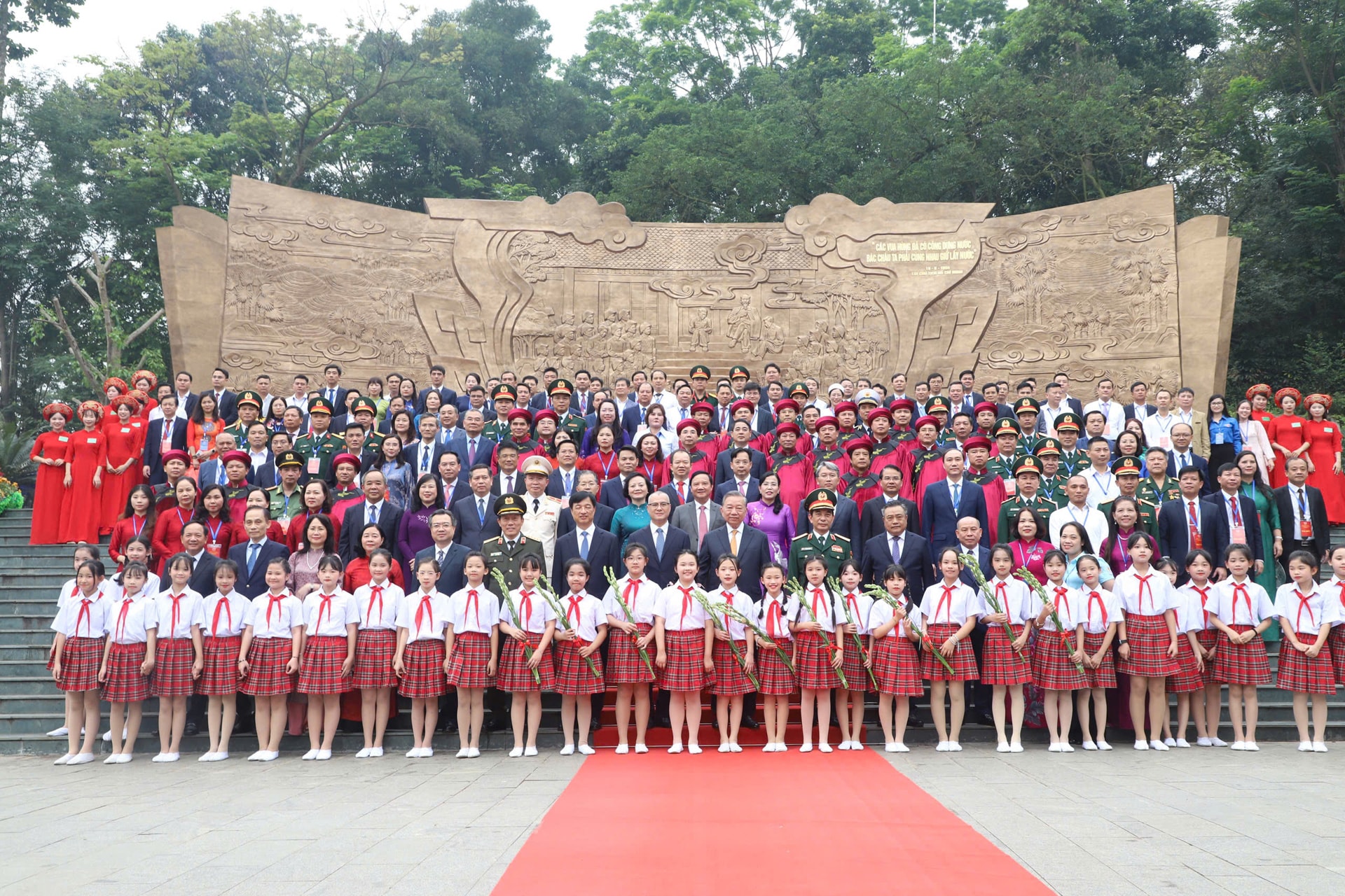 denhung5.jpg