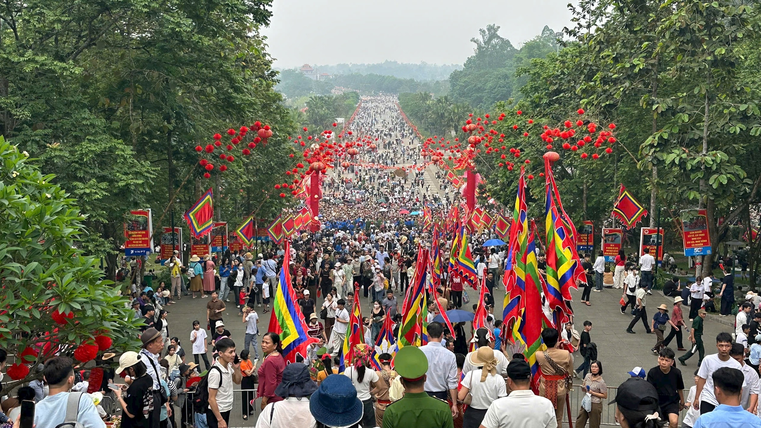 26-den-hung4.jpg