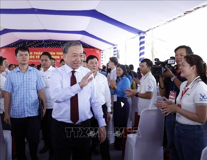 cdnmedia.baotintuc.vn-upload-yzmstsdtjb0m07hfj2ga-files-2026-04-01-_tham-ld-270426-1.jpg