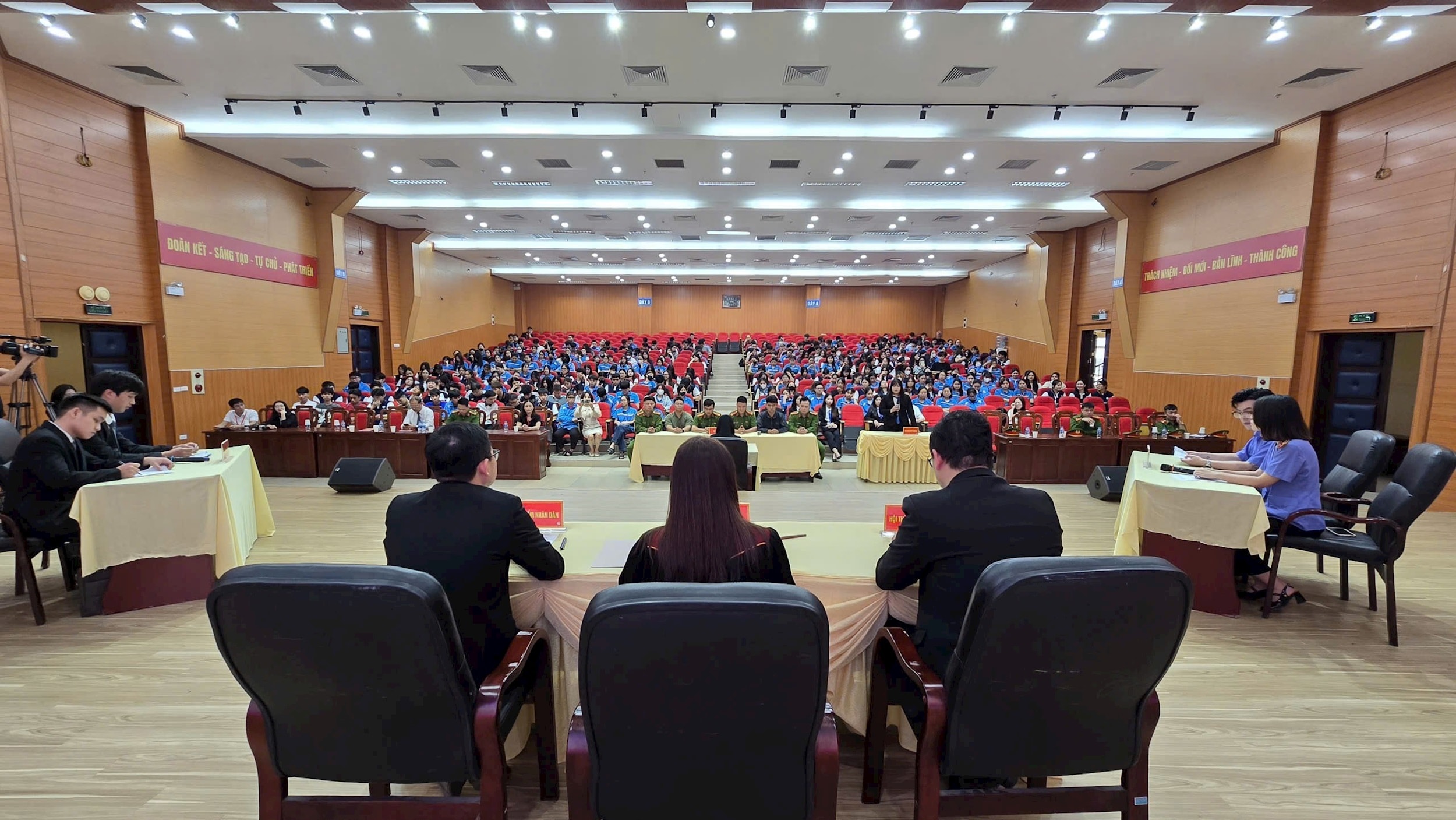 Việc triển khai mô hình