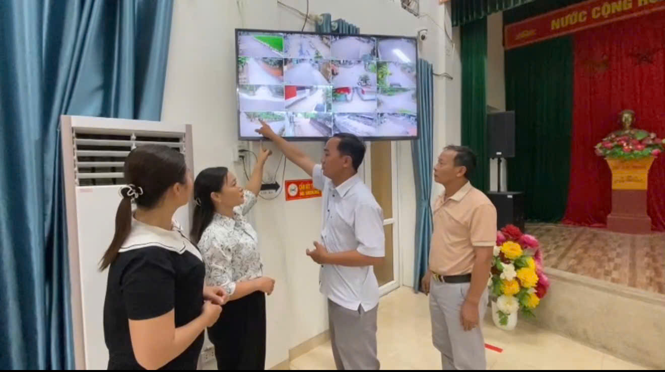 Hệ thống camera giám sát trên địa bàn thôn Hữu Vĩnh đang chứng minh tính hiệu quả trong việc bảo đảm an ninh trật tự. Ảnh: PV