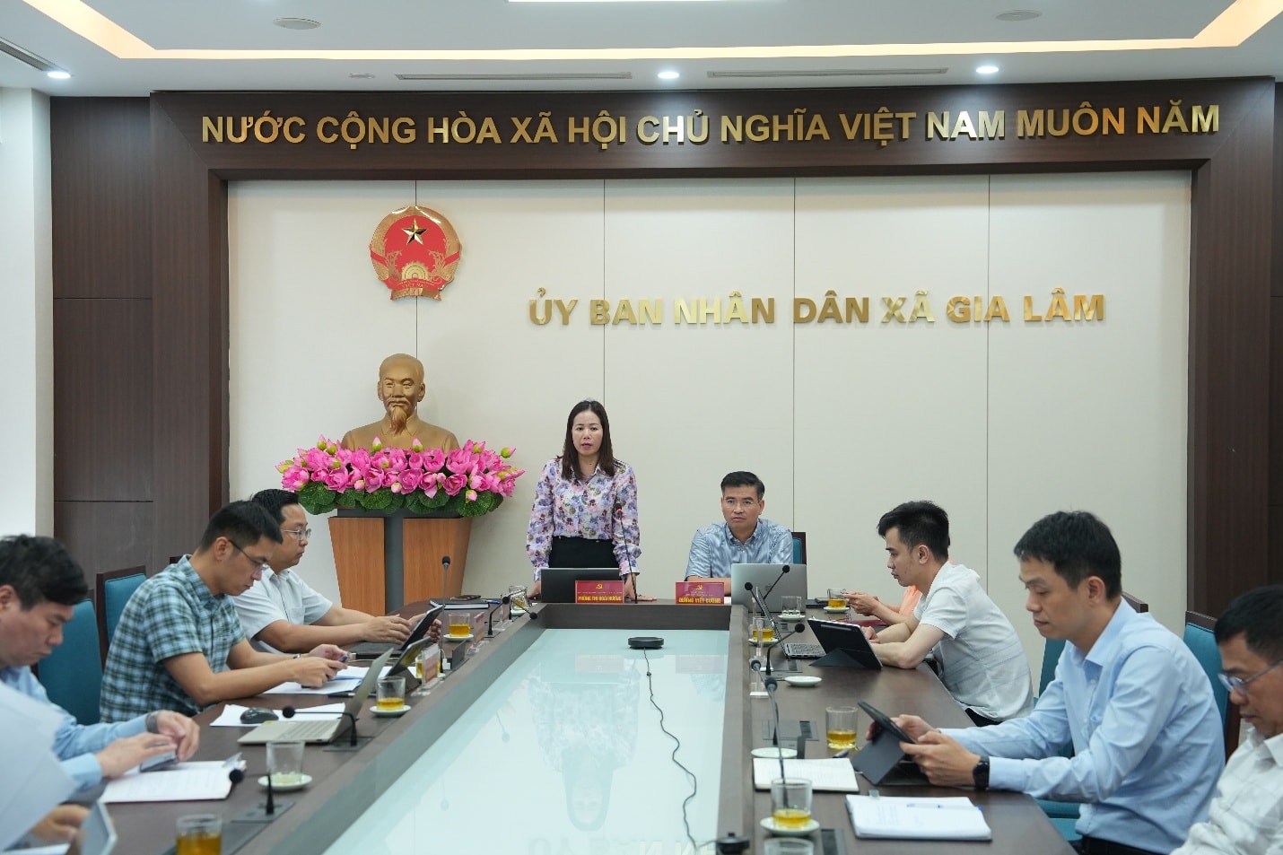 dong-chi-hoai-huong.jpeg