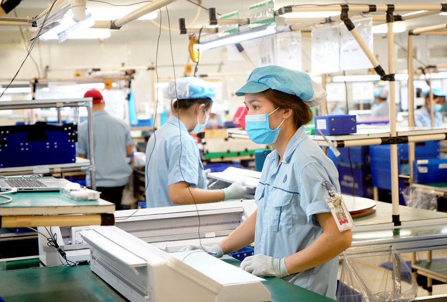 Sản xuất thiết bị điện tử tại Khu công nghiệp Nội Bài, Hà Nội. Ảnh: Phạm Hùng