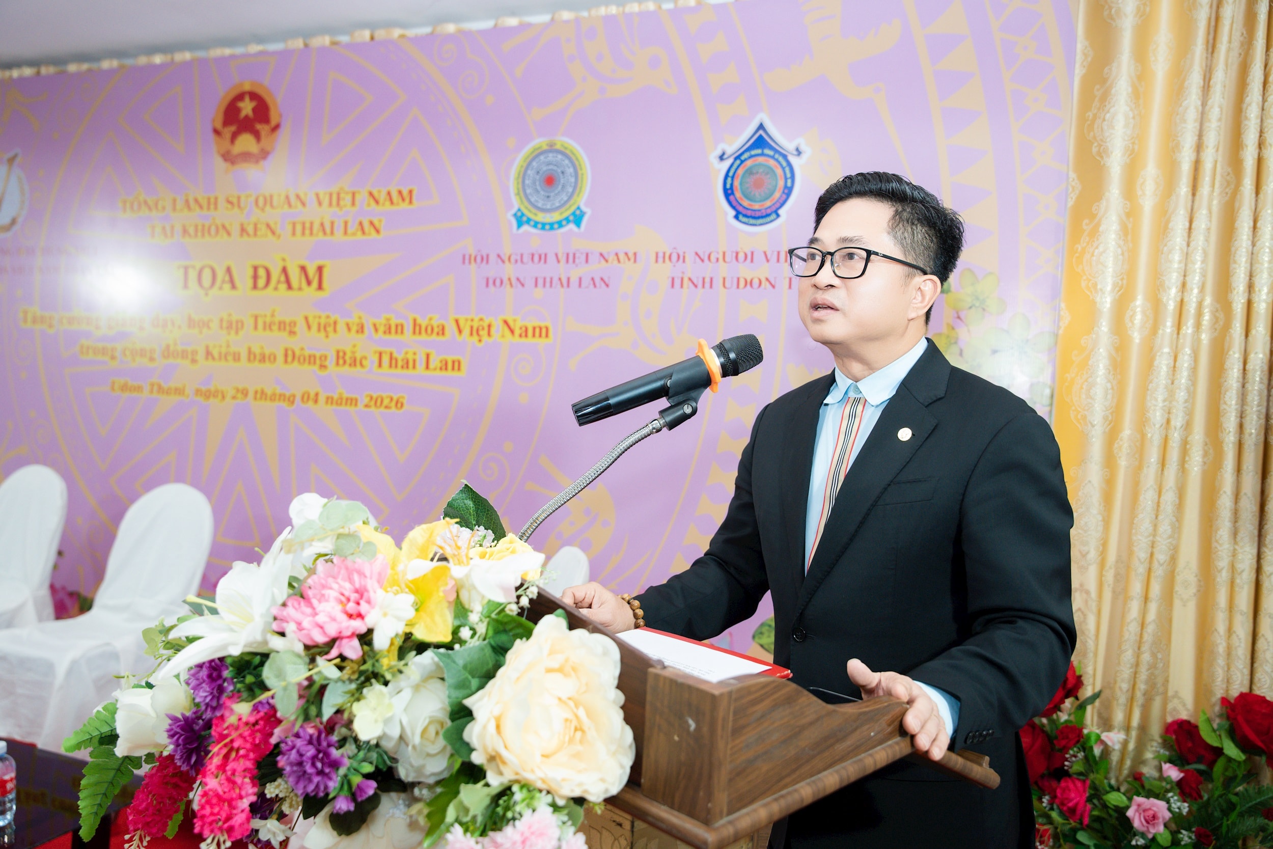 tong-lanh-su-dinh-hoang-linh-2.jpg