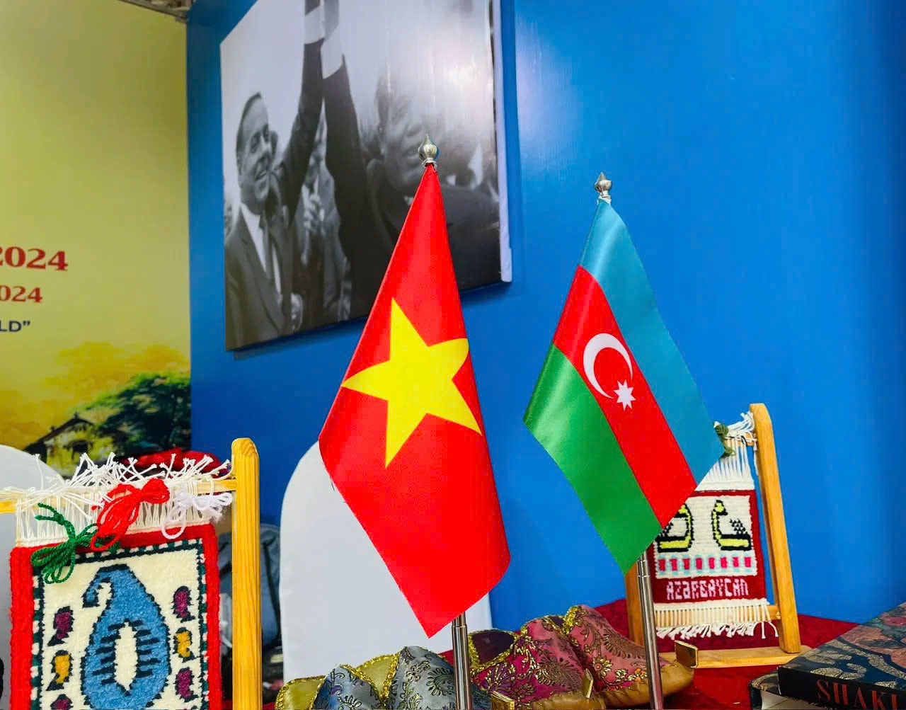 vietnam-azerbaijan(1).jpg