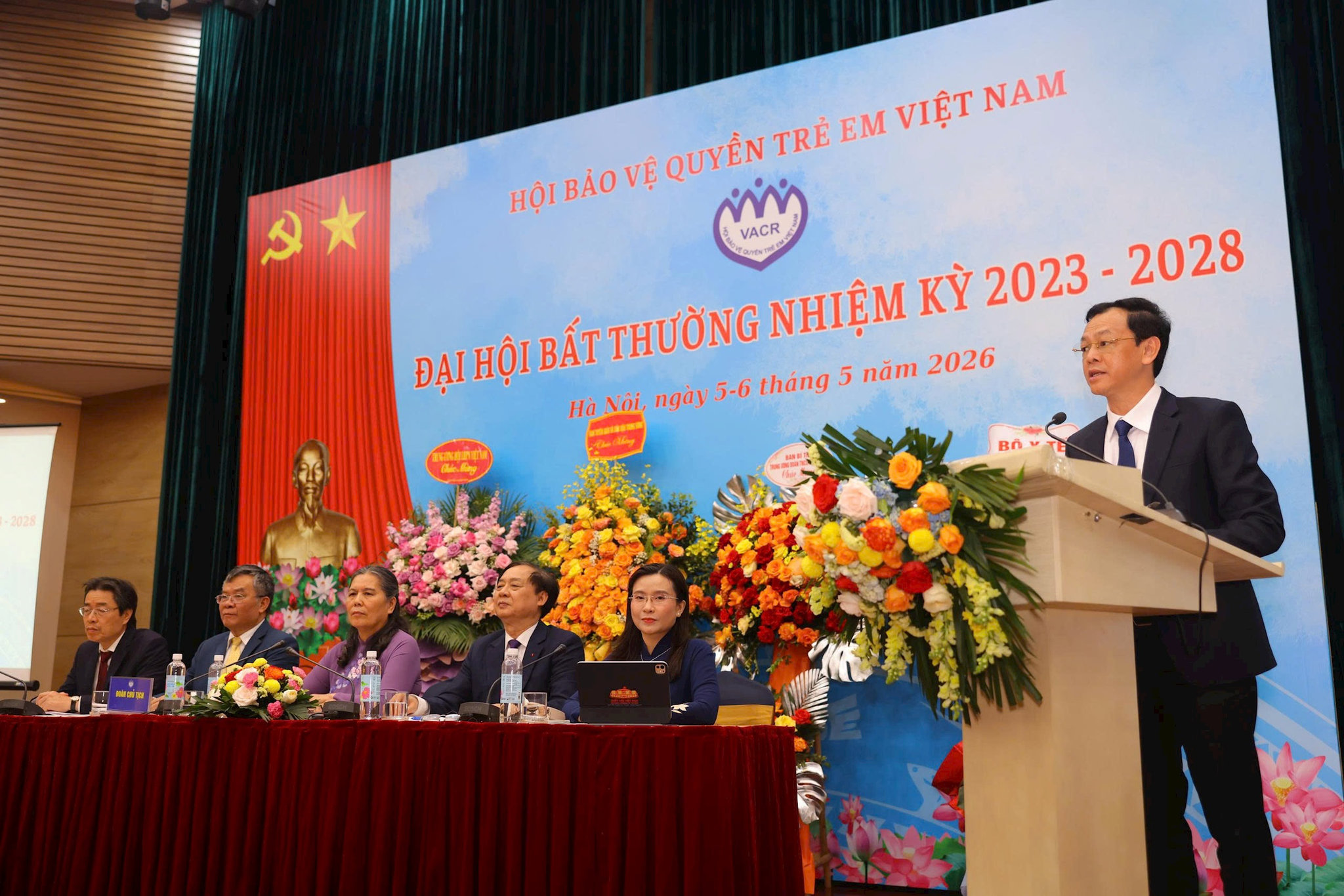Thứ trưởng Bộ Y tế Nguyễn Tri Thức phát biểu chỉ đạo tại Đại hội. Ảnh: 