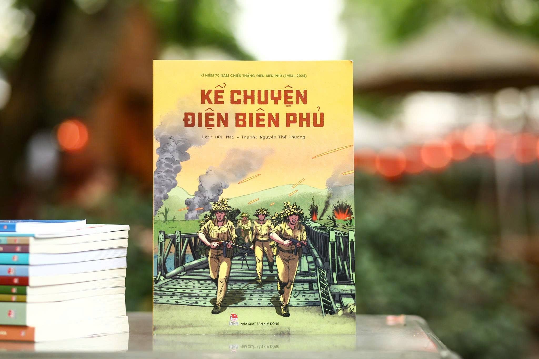 Le livre « Raconter l'histoire de Dien Bien Phu » - Photo : K.D.