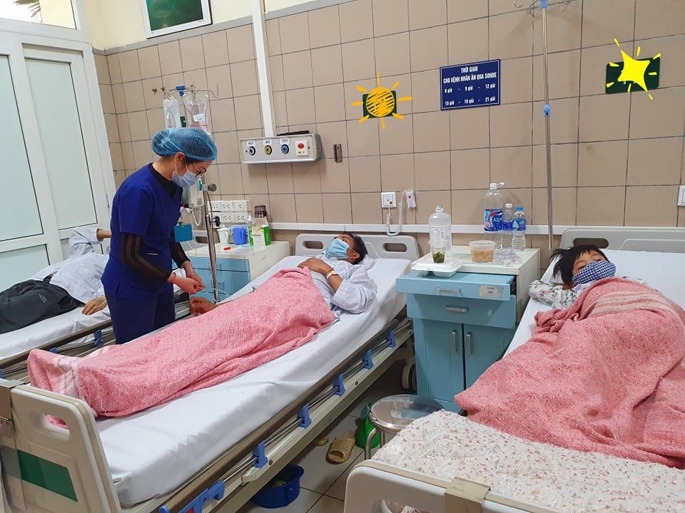 ngộ độc nấm được điều trị tại Trung tâm Chống độc (Bệnh viện Bạch Mai). Ảnh: BVCC