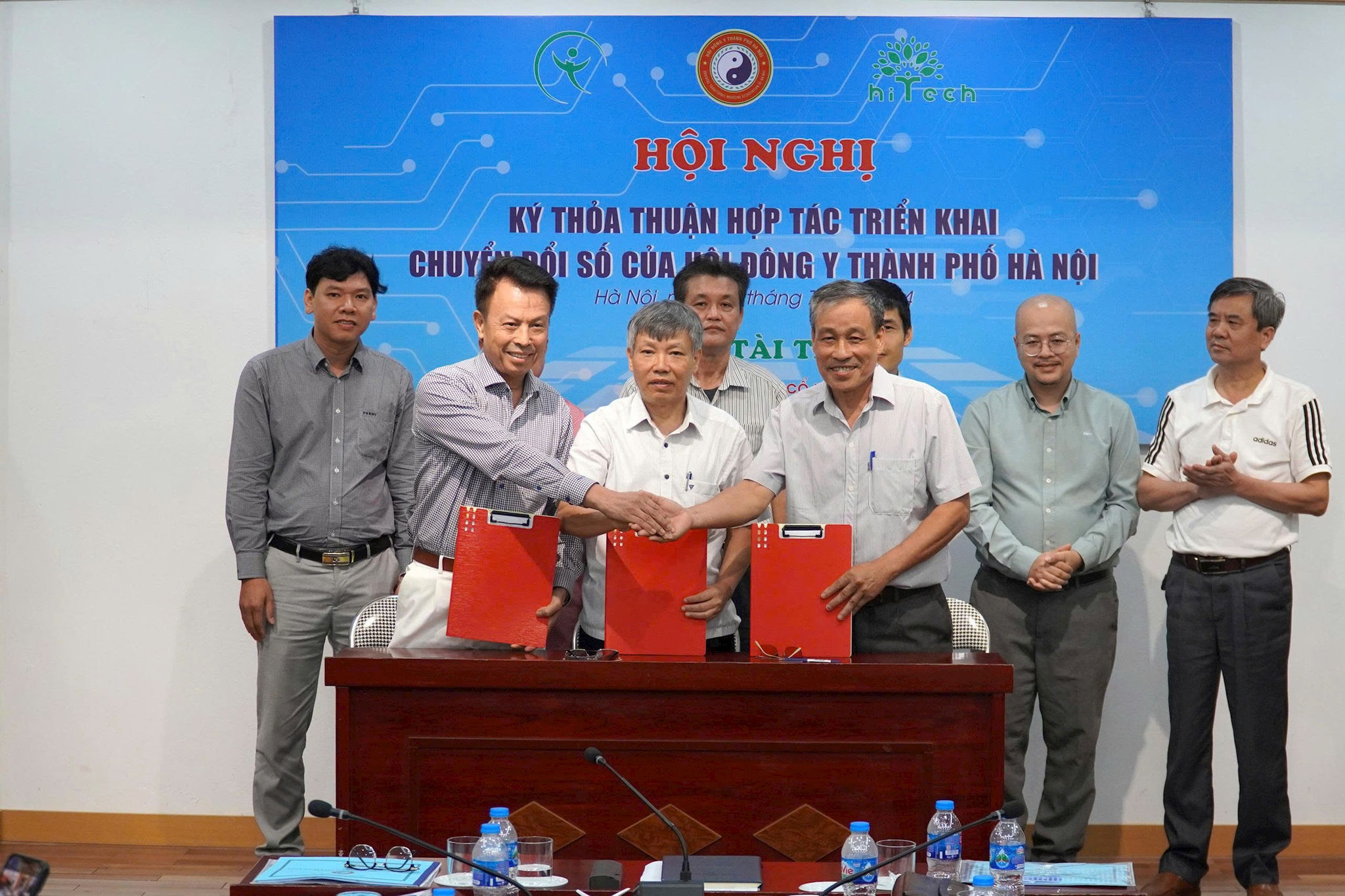 Hội Đông y thành phố Hà Nội biểu dương, khen thưởng các tập thể, cá nhân tiêu biểu trong phong trào thi đua của Hội Đông y thành phố Hà Nội