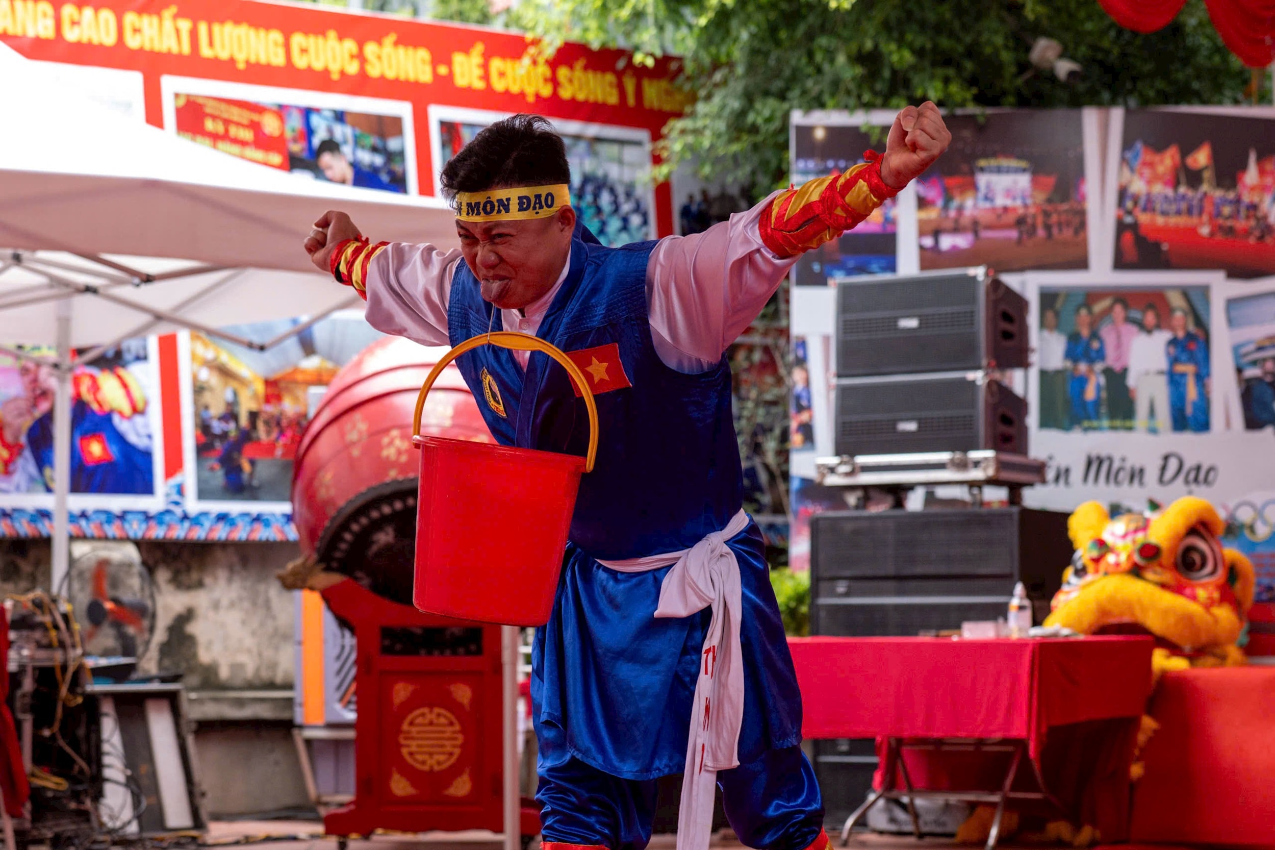 anh-4-dung-luoi-hung-xo-nuoc.jpg
