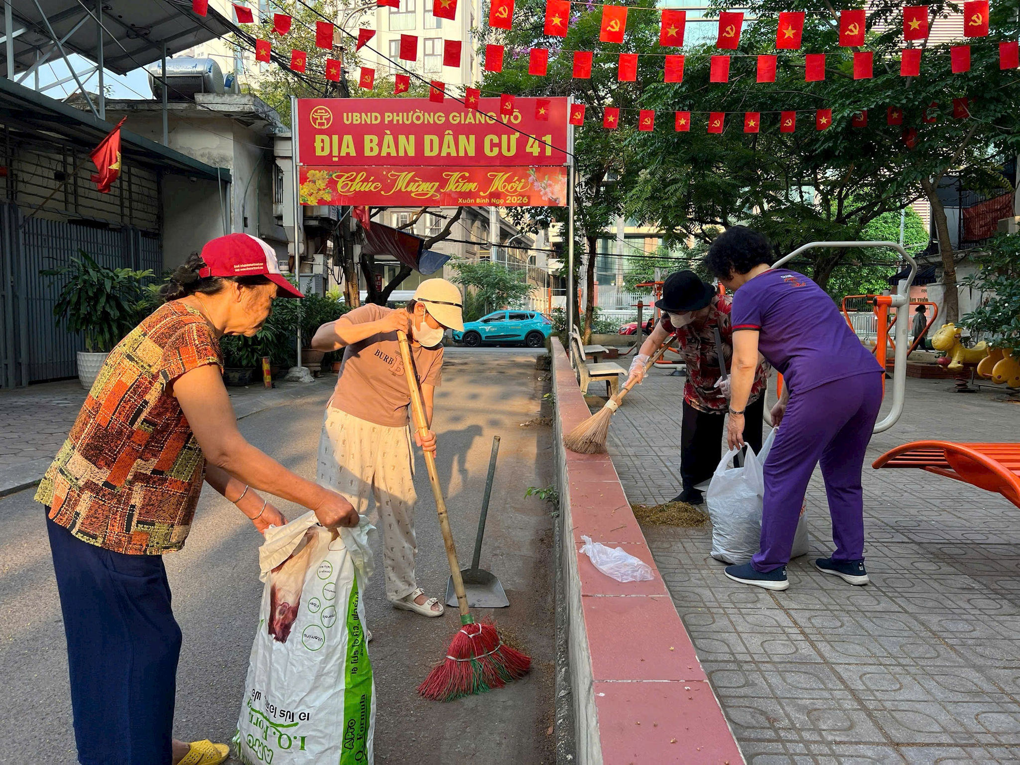 "Ngày cuối tuần xanh" của phụ nữ Thủ đô chào mừng Đại hội MTTQ Việt Nam