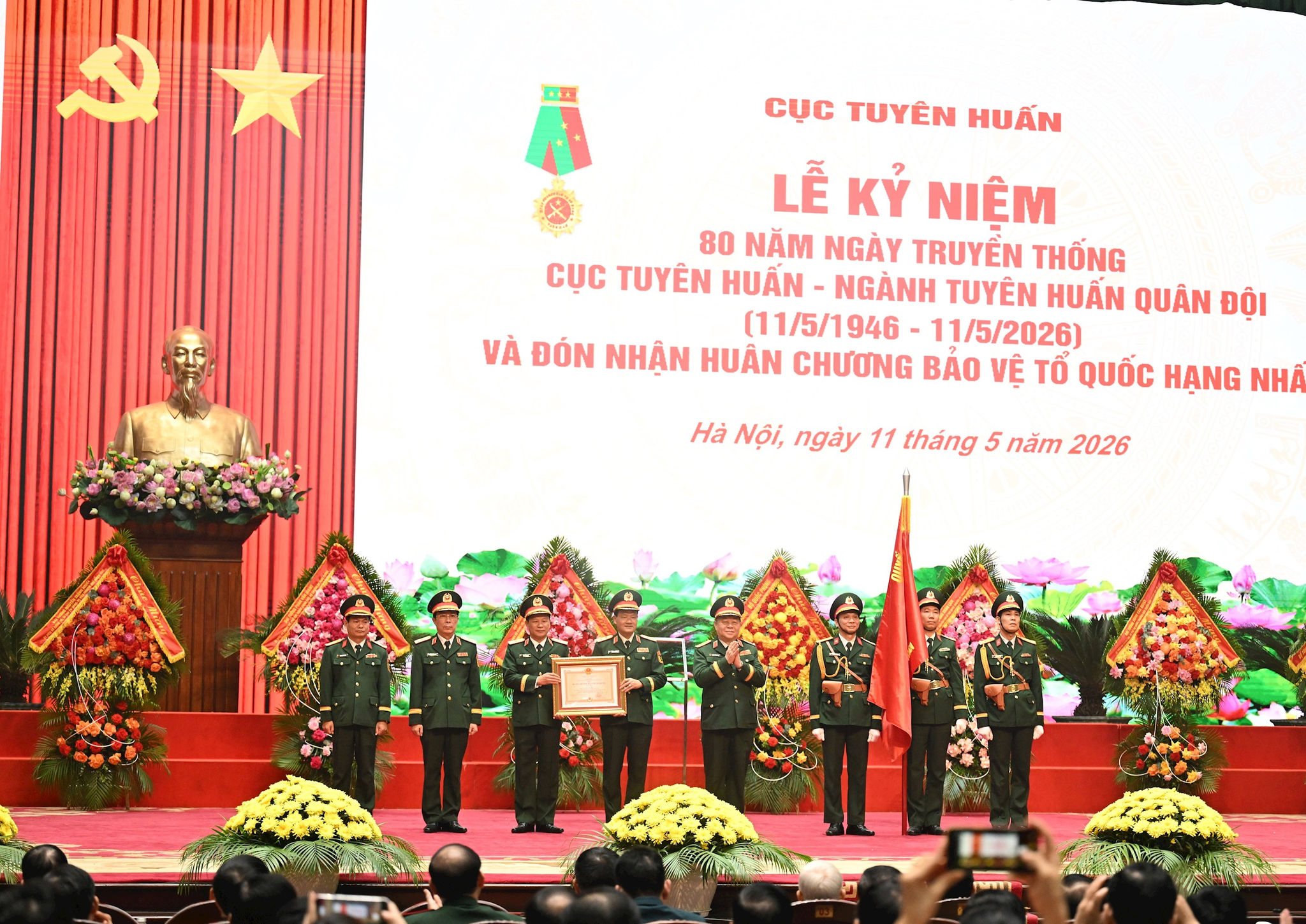 tuyen-huan-quan-doi.jpg
