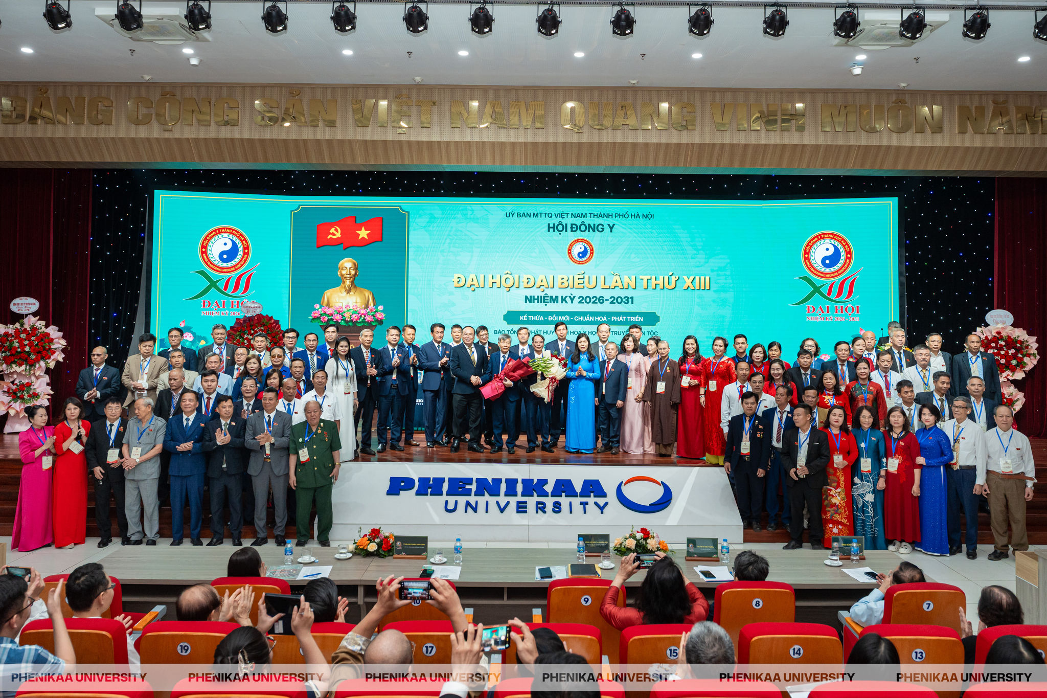 1105-dh-hoi-dong-y-8.jpg