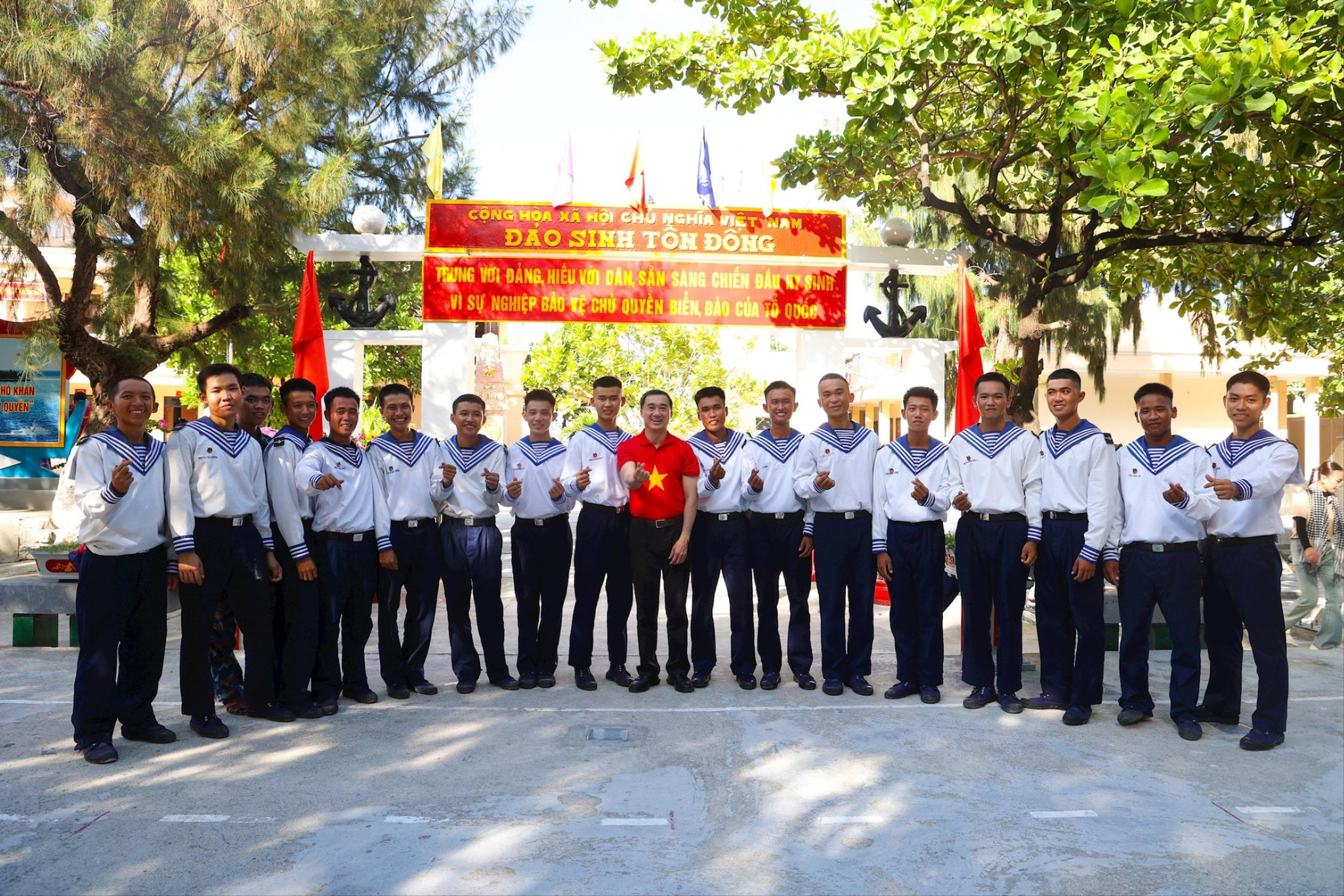 thu-truong.jpg
