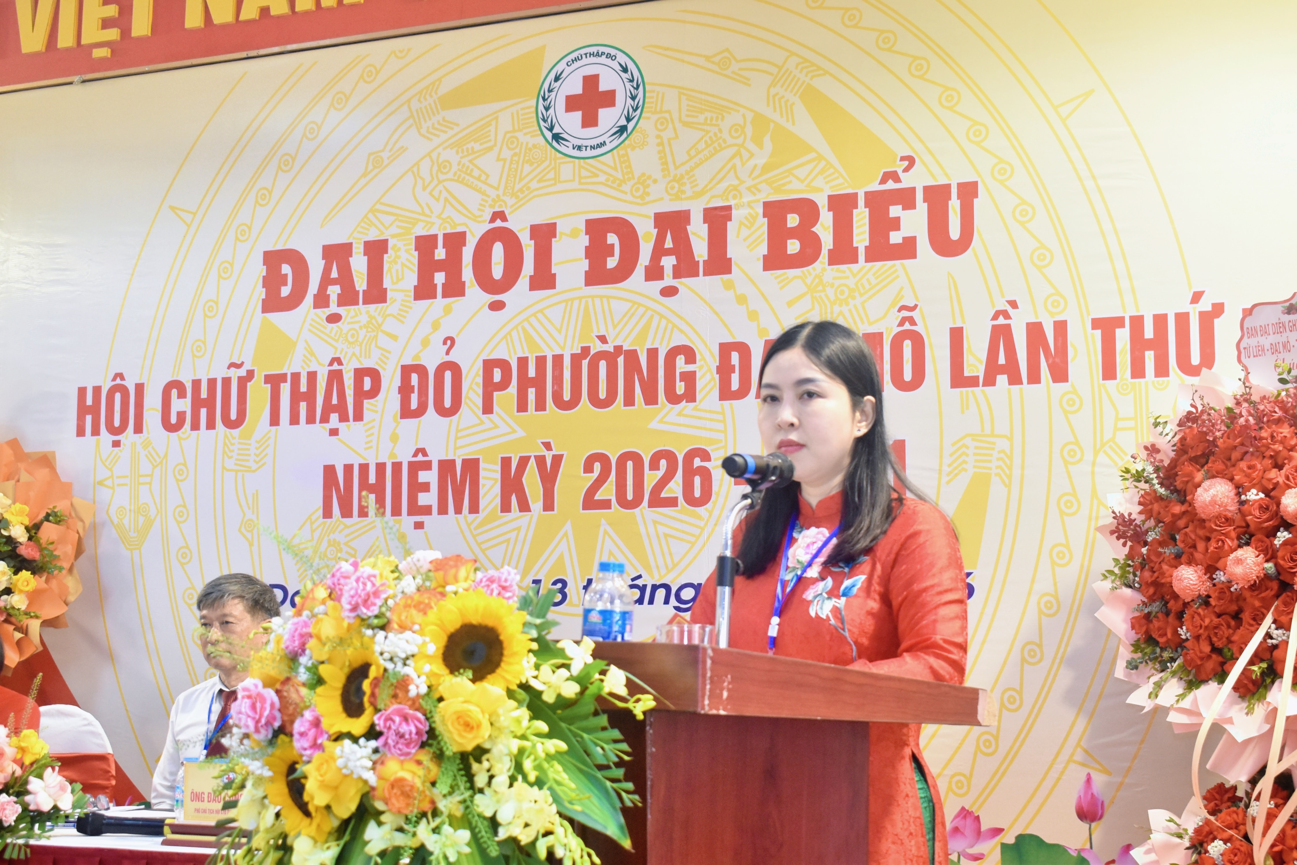 Đồng chí Nguyễn Thị Hoài Thu - Phó Bí thư Thường trực Đảng ủy phường Đại Mỗ phát biểu tại Đại hội.