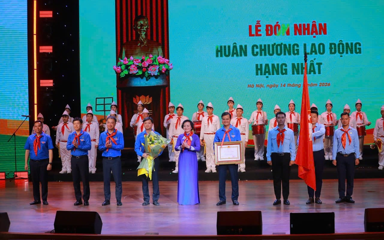 nhat.jpg