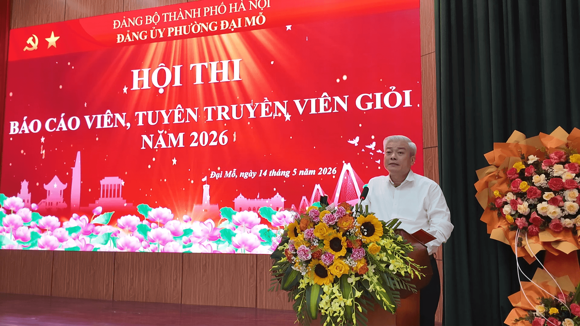 Dồng chí Mai Trọng Thái, Bí thư Đảng ủy, Chủ tịch HĐND phường phát biểu khai mạc hội thi.